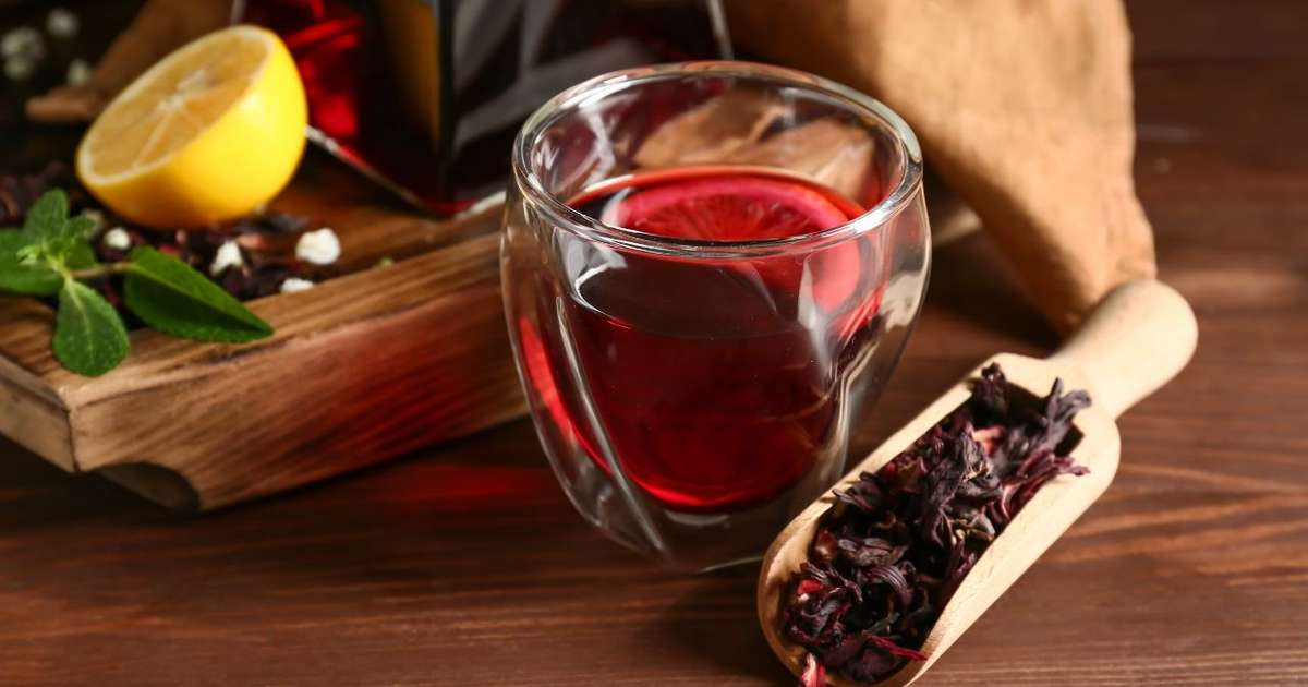 Chá de hibisco: conheça os benefícios e efeitos colaterais