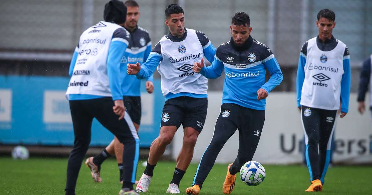 Após folga no fim de semana, Grêmio retoma preparação para jogo contra o Fortaleza com titulares em campo