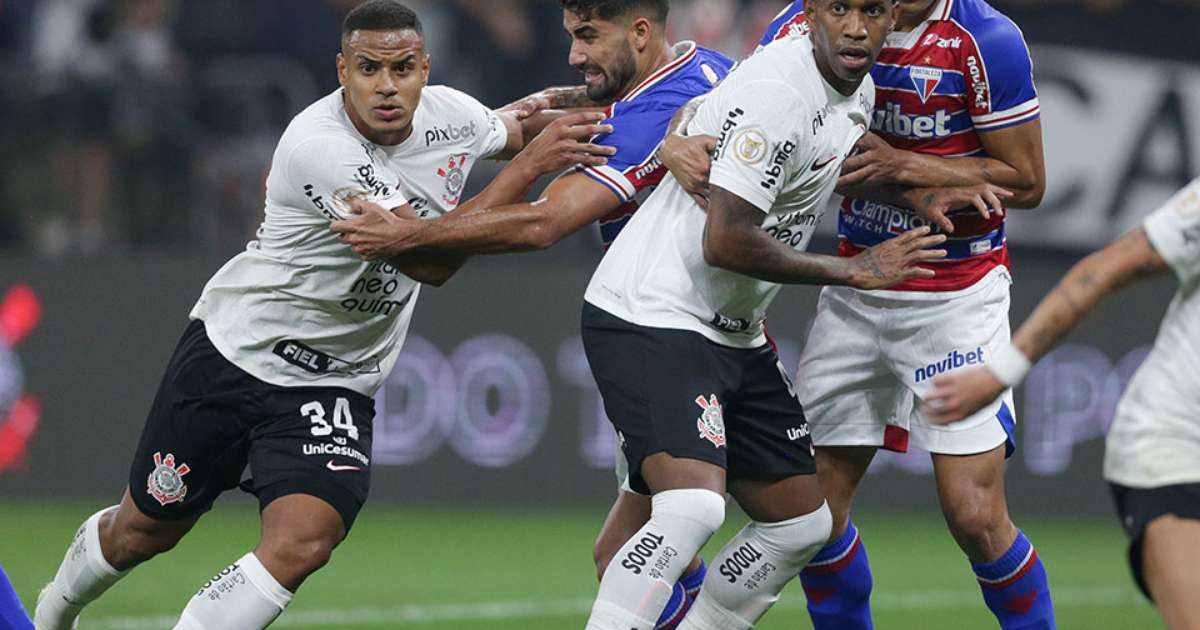 Futebol feminino do Corinthians alcança recorde histórico com premiações na  temporada de 2023