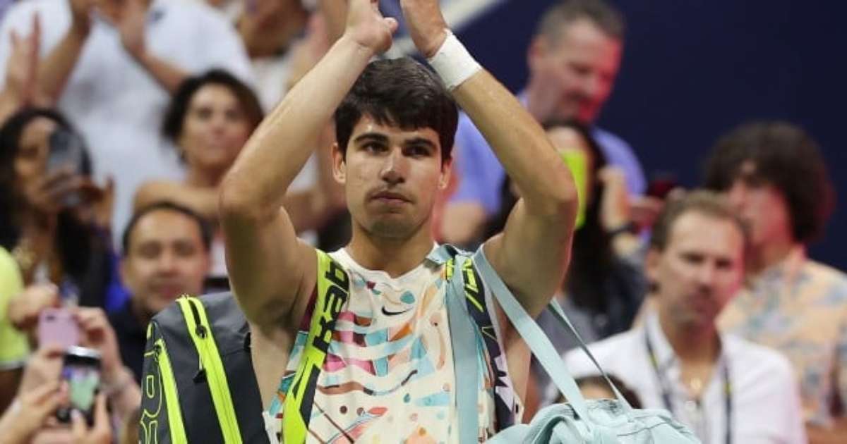 Alcaraz e Medvedev avançam às semifinais do ATP de Pequim - Gazeta  Esportiva - Muito além dos 90 minutos