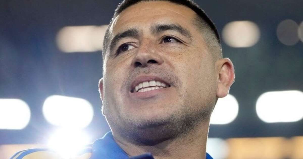 Riquelme cita gramado sintético e detona futebol do Palmeiras: 