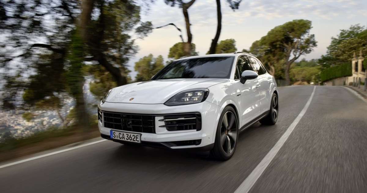 Autonomia elétrica do Porsche Cayenne EHybrid sobe para 90 km