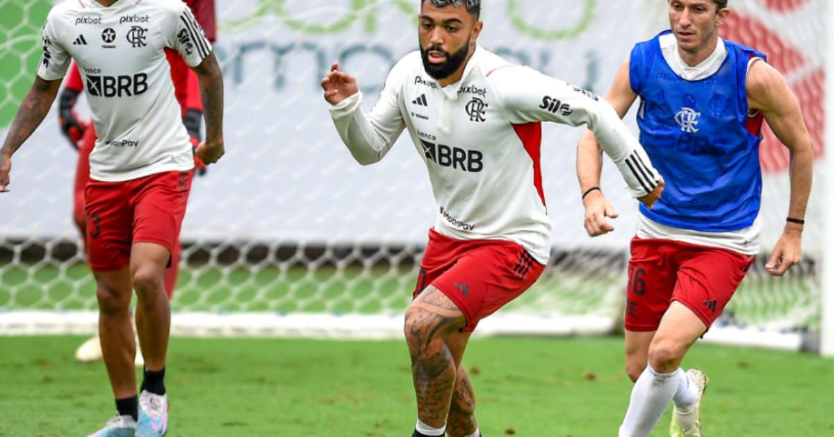 Jorge Sampaoli comanda treinos em meio a indefinição no Flamengo