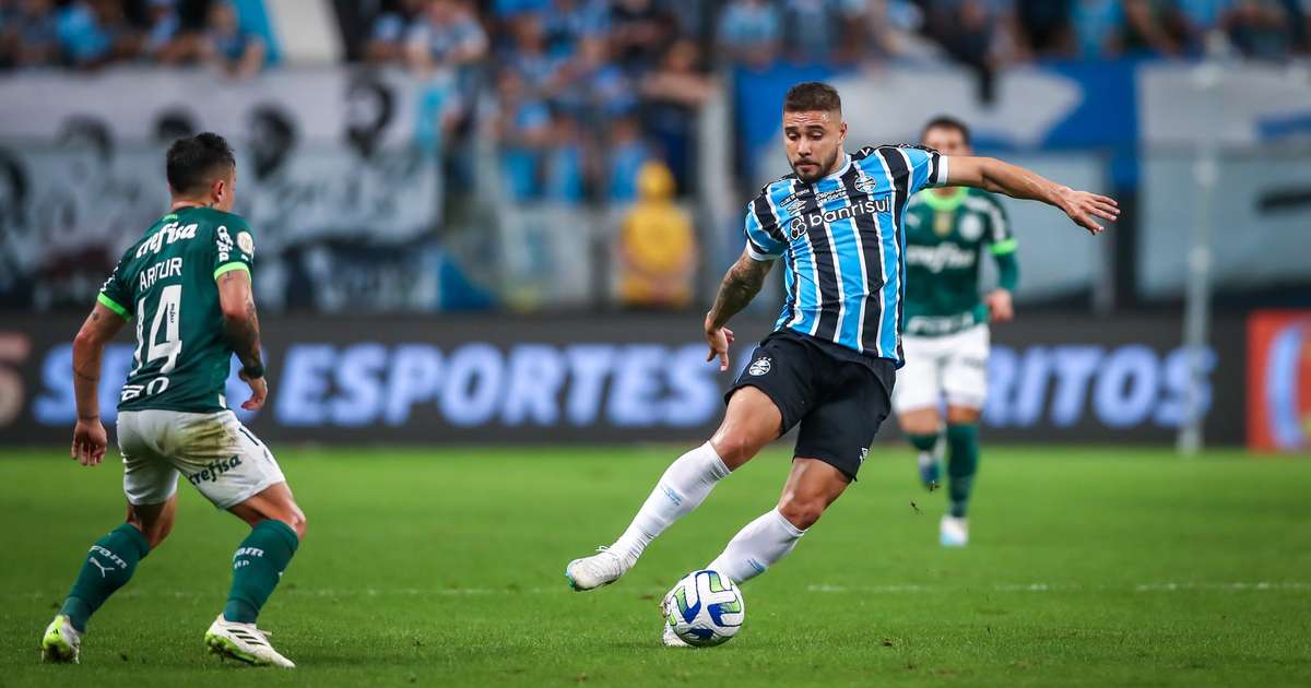 Grêmio abre conversas pela renovação de lateral-direito