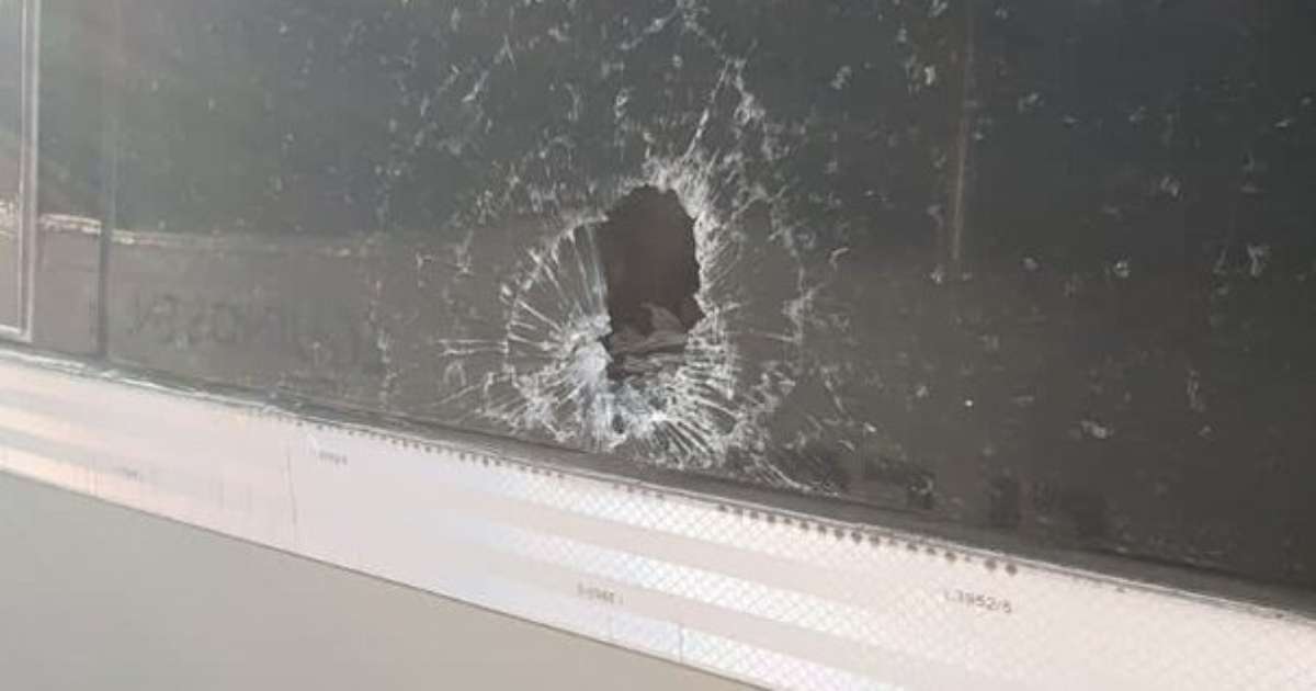 Ônibus com torcedores do Palmeiras é apedrejado na Bombonera