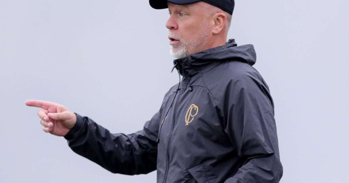 Contratação de Mano causa briga política no Corinthians