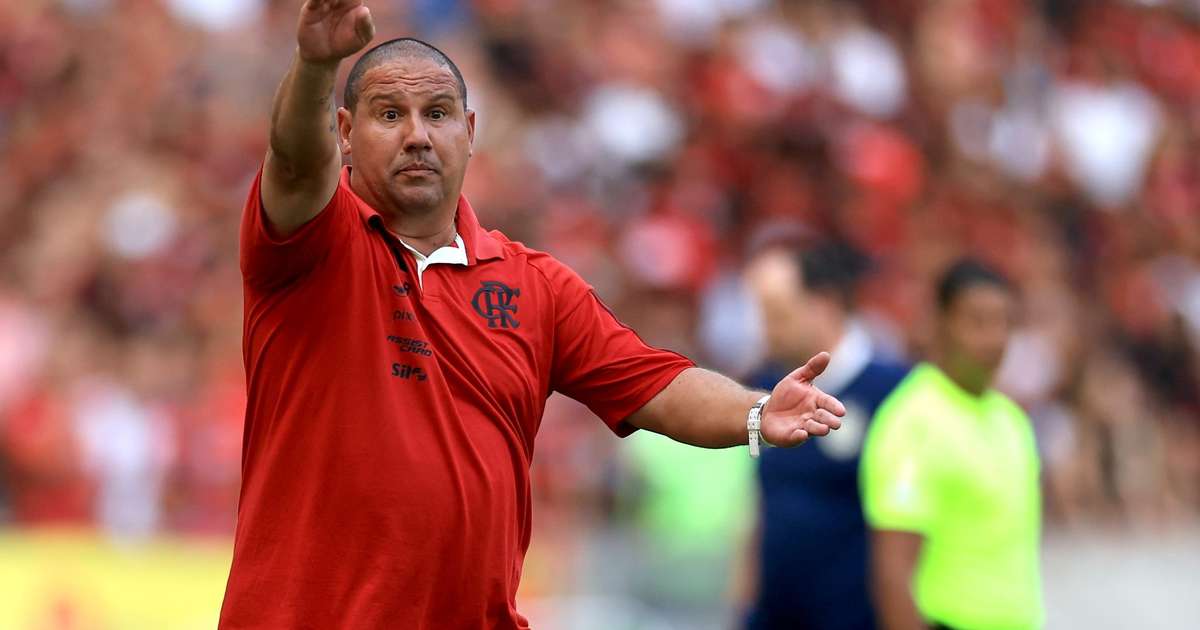 Mário Jorge vê domínio do Flamengo, mas admite erros na parte ofensiva