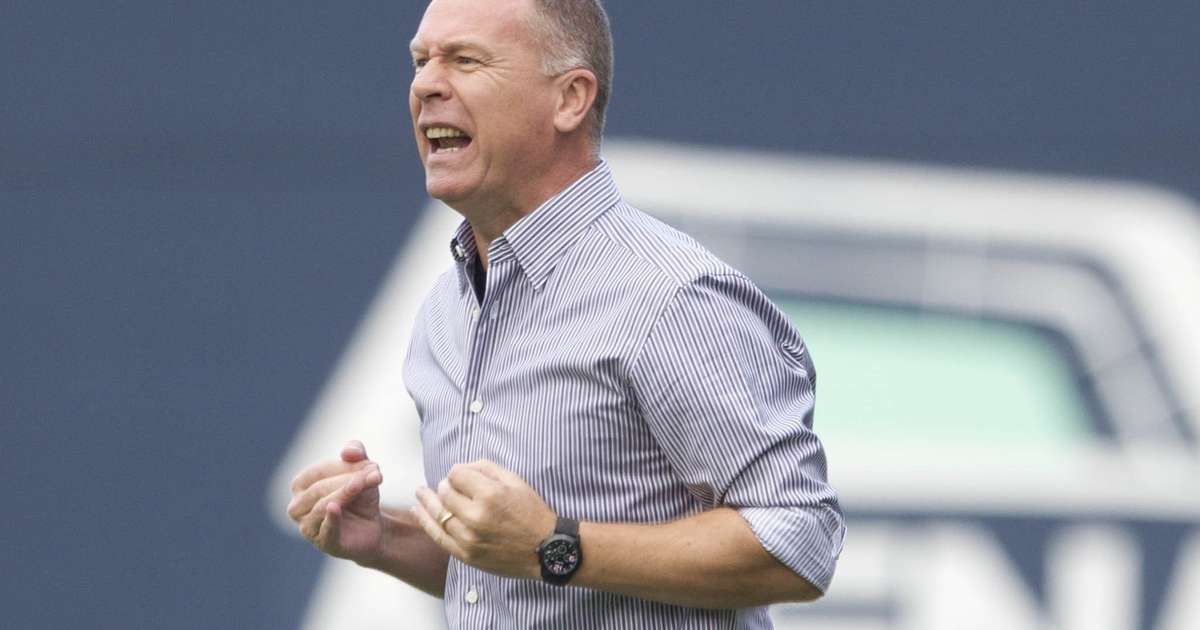 Do outro lado, mas fora do banco: São Paulo nunca bateu o Mano