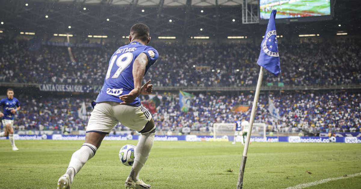 Zé Ricardo analisa desempenho do ataque no clássico: Precisa produzir mais