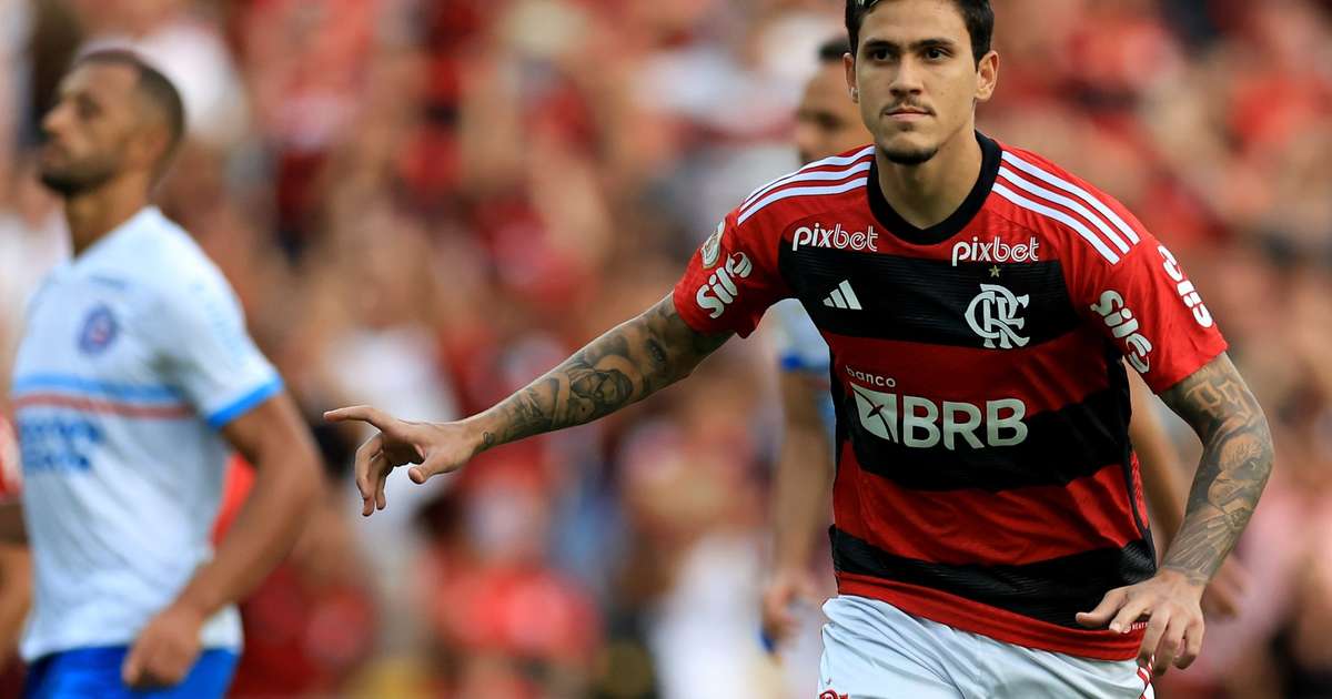 Pedro, do Flamengo, iguala marca de Romário no Brasileirão