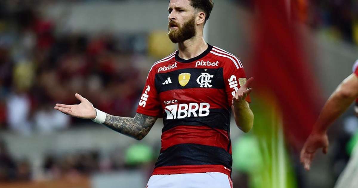 Léo Pereira, do Flamengo, rebate jornalista após fim de casamento