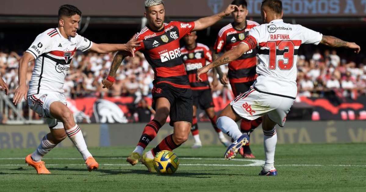 Arrascaeta segue fora das atividades do elenco do Flamengo
