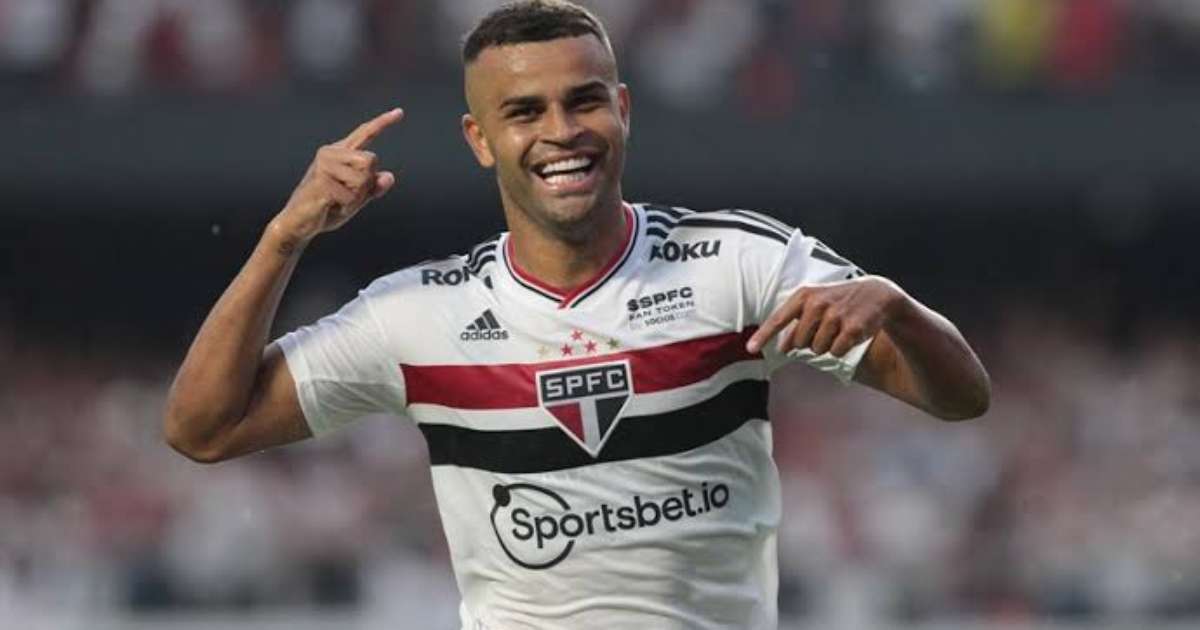 Mano afirma que Internacional triplicou 'bicho' para ganhar do Corinthians;  dirigente rival rebate