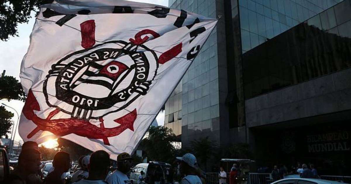 Corinthians entra com ação na Justiça para usar hino 