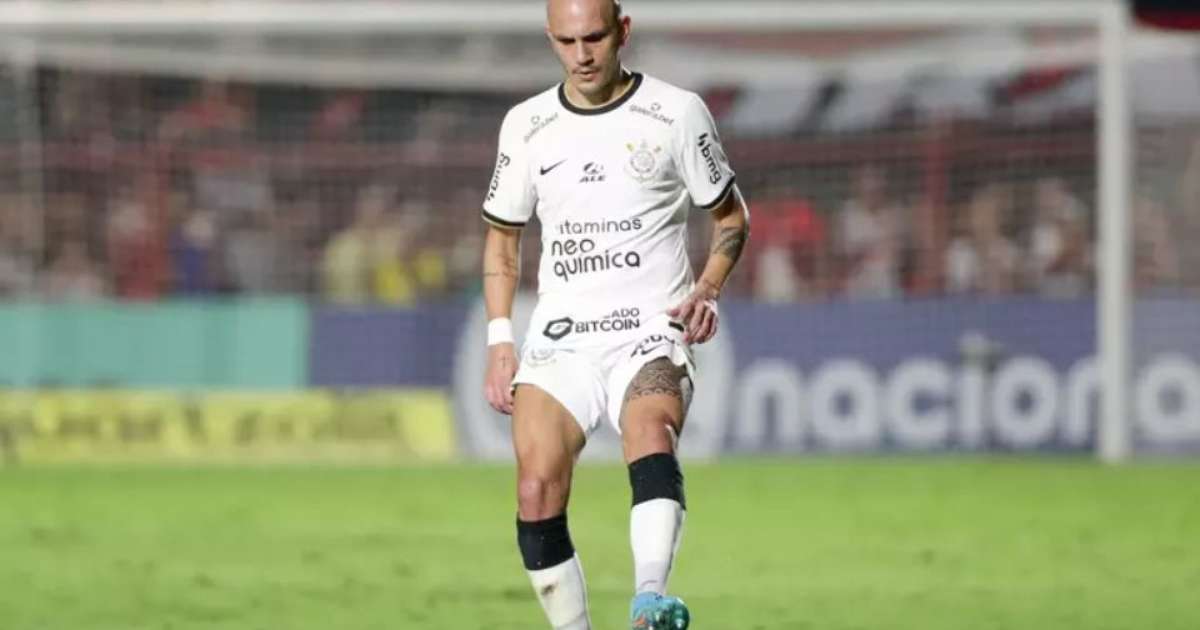 Após eliminação do Corinthians na Sula, Fábio Santos indica aposentadoria ao final do ano