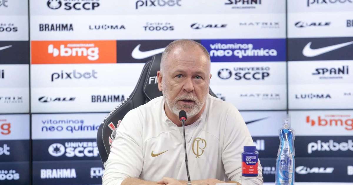 Mano Menezes vê pontos positivos na partida, mas dispara: 