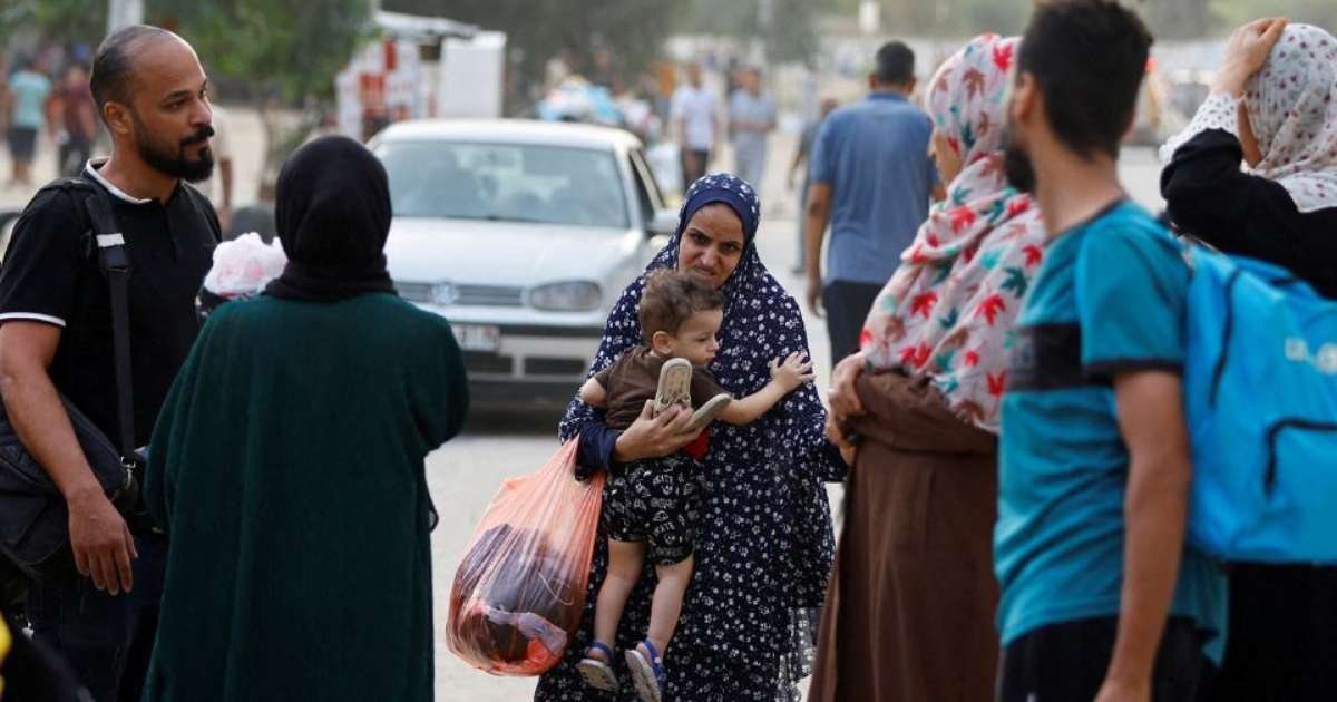 Brasileiros na Faixa de Gaza relatam horror durante bombardeios  israelenses: 'Estamos morrendo'