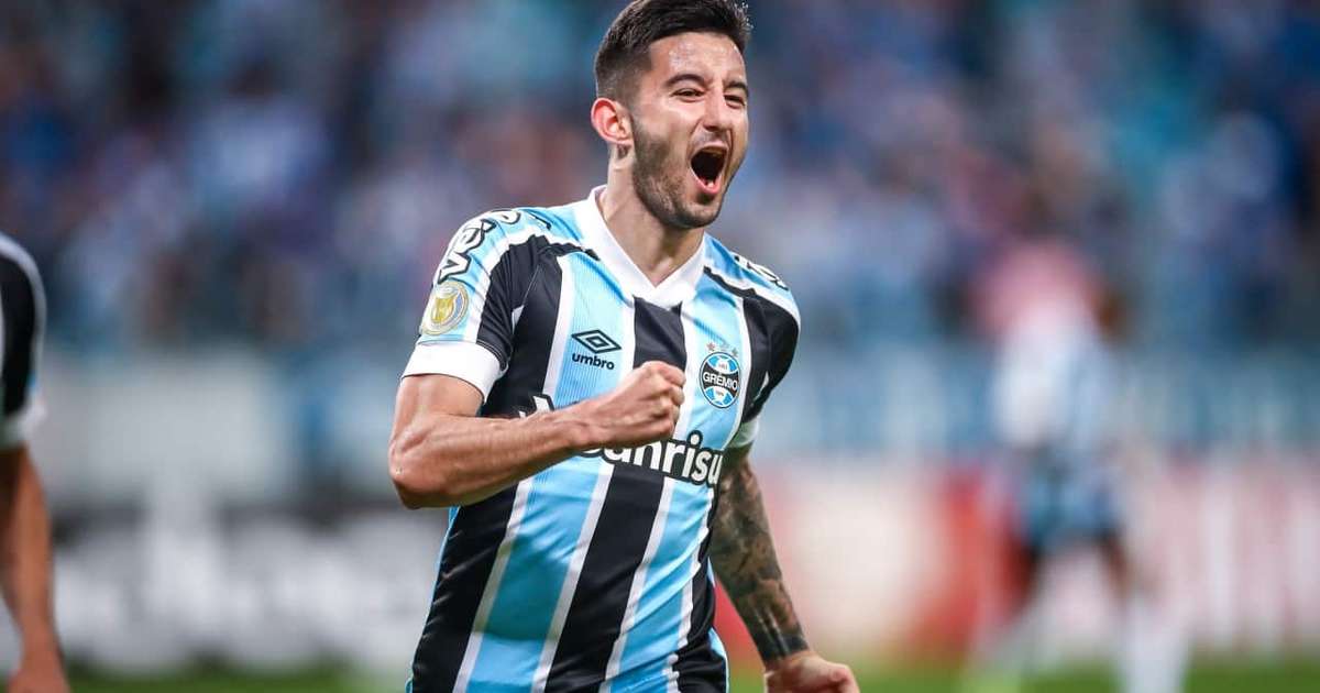 Sem dupla de volantes, Grêmio estuda mexer na escalação para duelo contra o Athletico