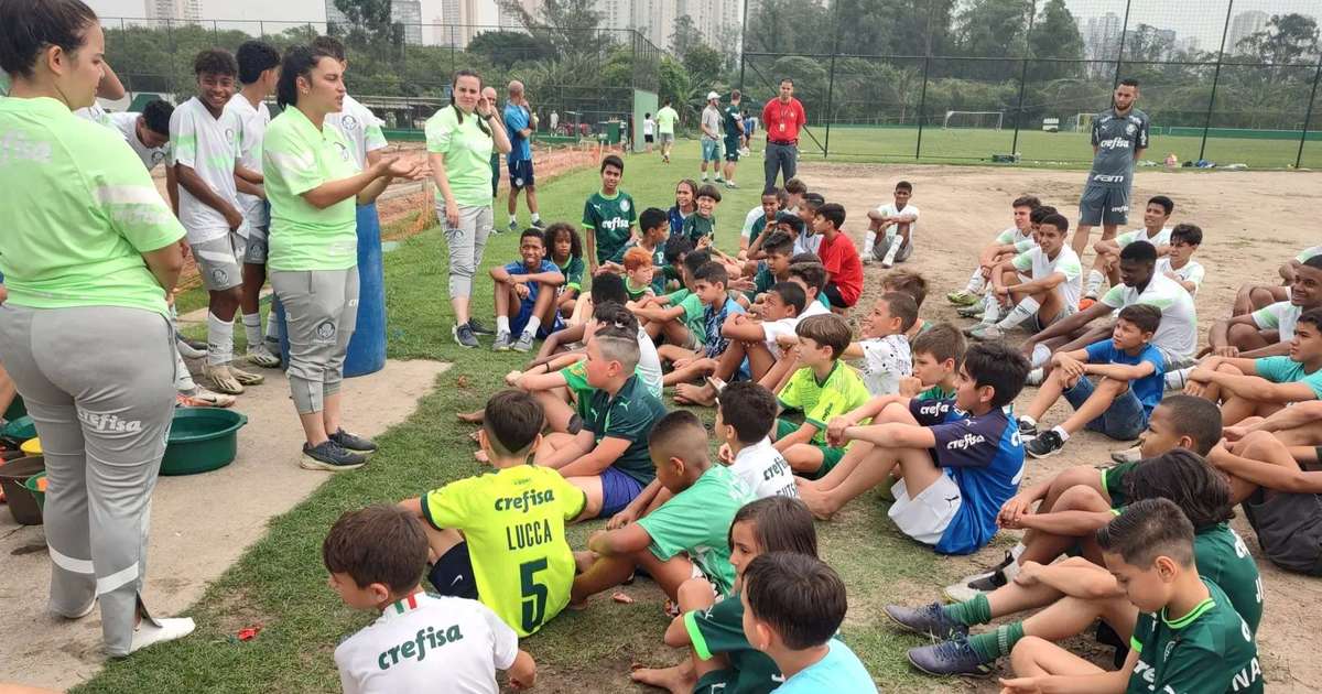 Palmeiras promove atividades de dia das crianças para jovens da categoria de base