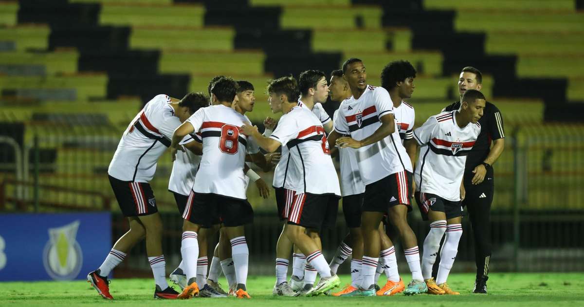 São Paulo vence o Flamengo e abre vantagem por vaga na final do ...