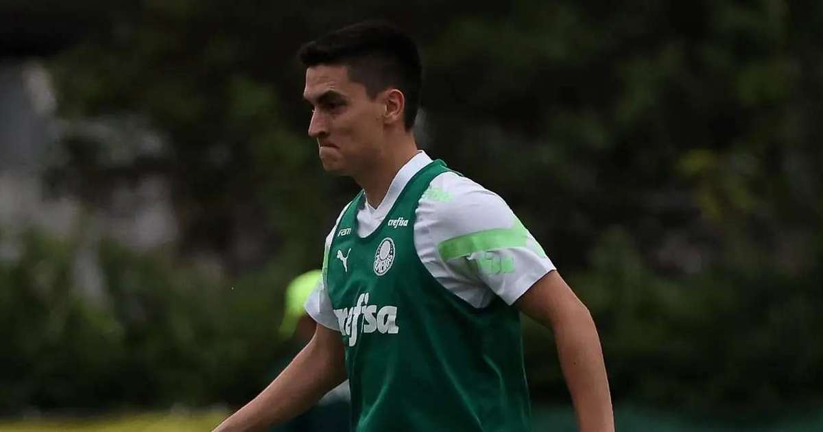 Atuesta avança em transição física e participa de treino do Palmeiras junto do elenco