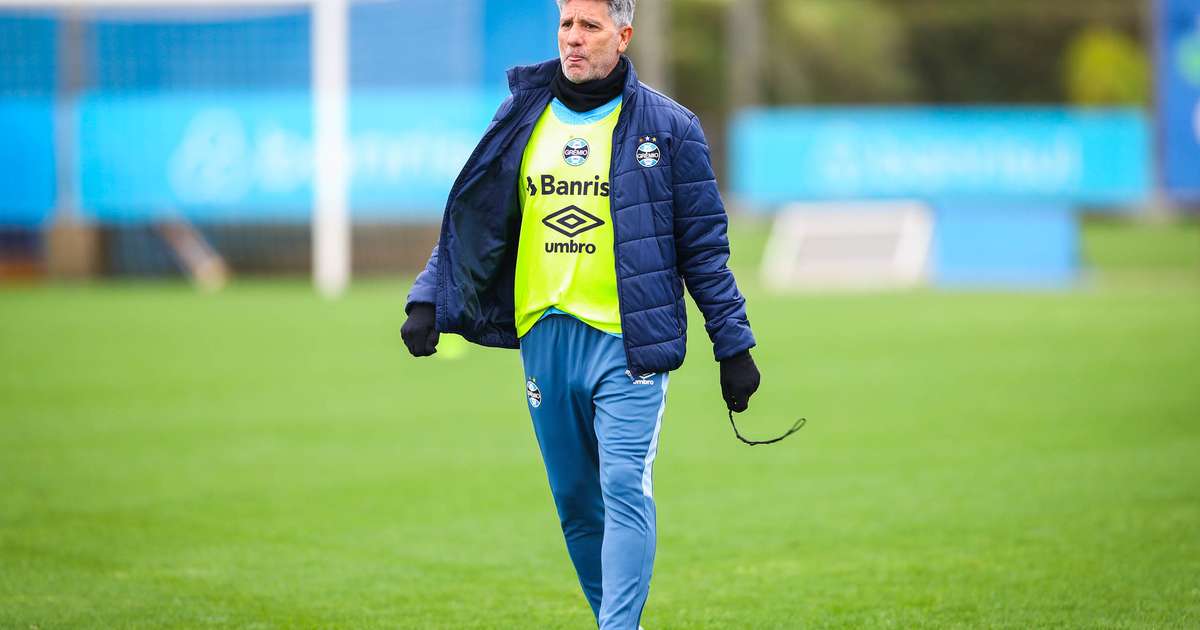 Renato e presidente do Grêmio conversam após episódio no GreNal; Suárez é ausência na reapresentação