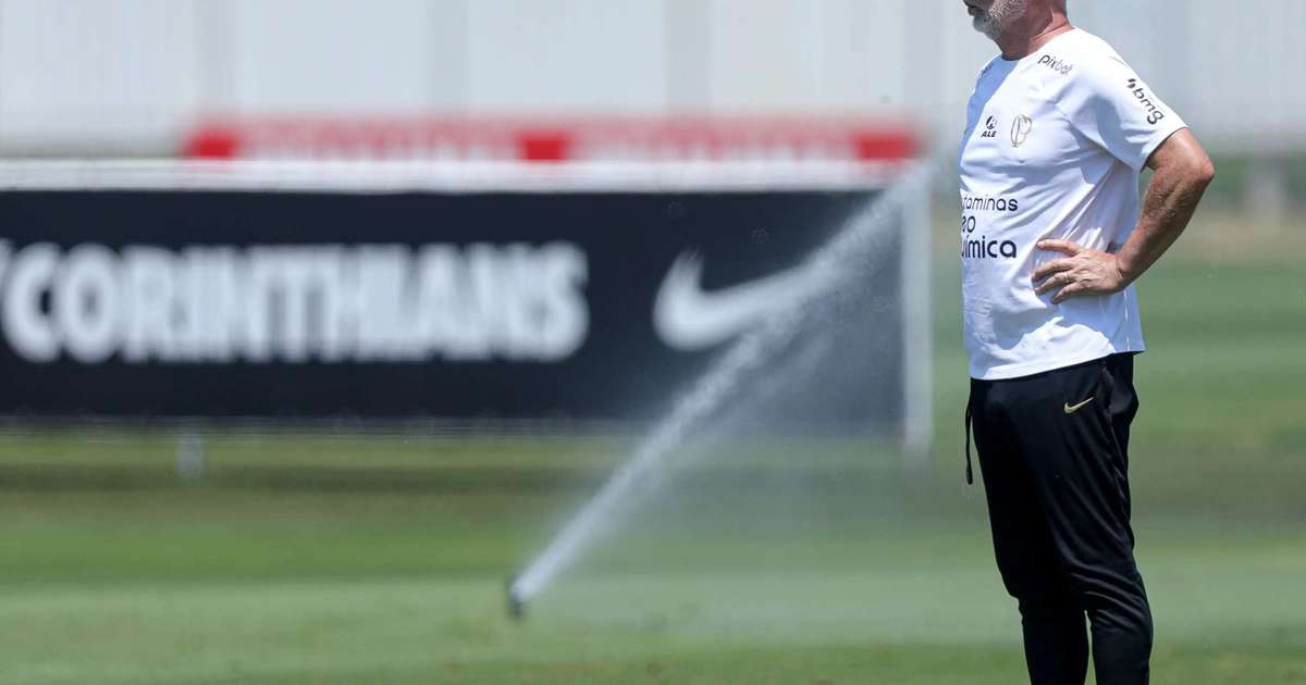 Após folga, Corinthians retoma preparação com atividade de posse de bola e marcação pressão