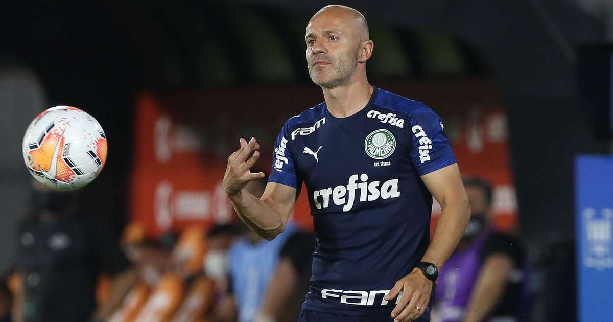 Auxiliar do Palmeiras admite atuação abaixo da média: 