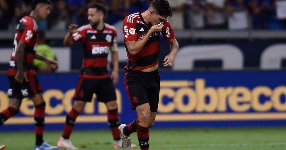 Ayrton Lucas cita impacto de Tite após vitória: Campeão de tudo