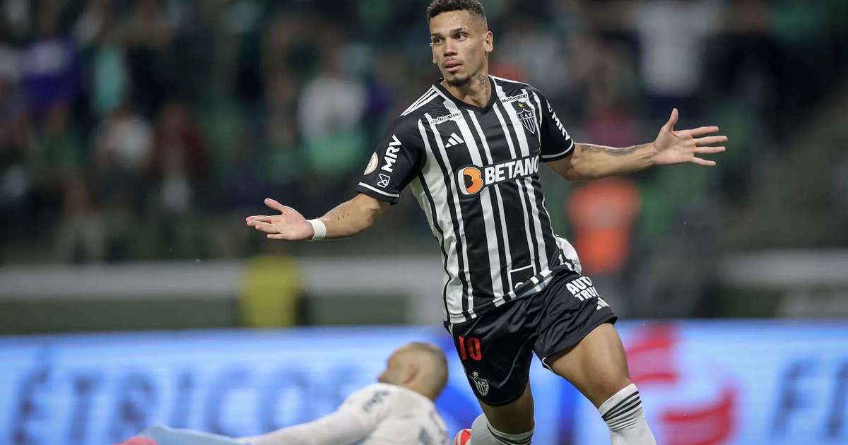 Paulinho pode completar 50 jogos pelo Galo