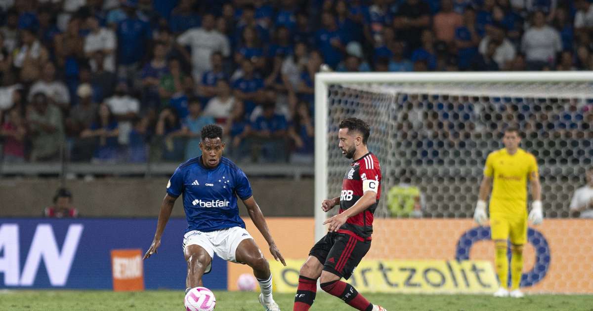 Cruzeiro perde para o Flamengo e fica a 1 ponto do Z-4