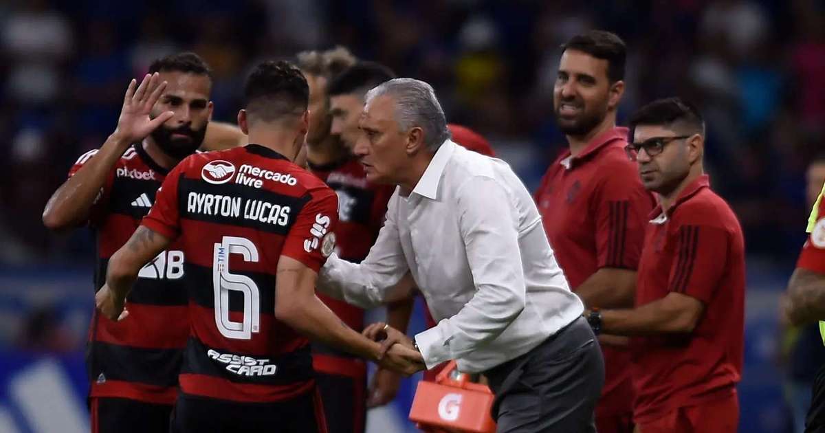Ayrton Lucas vibra com gol em vitória do Flamengo e exalta Tite:  Já foi campeão de tudo