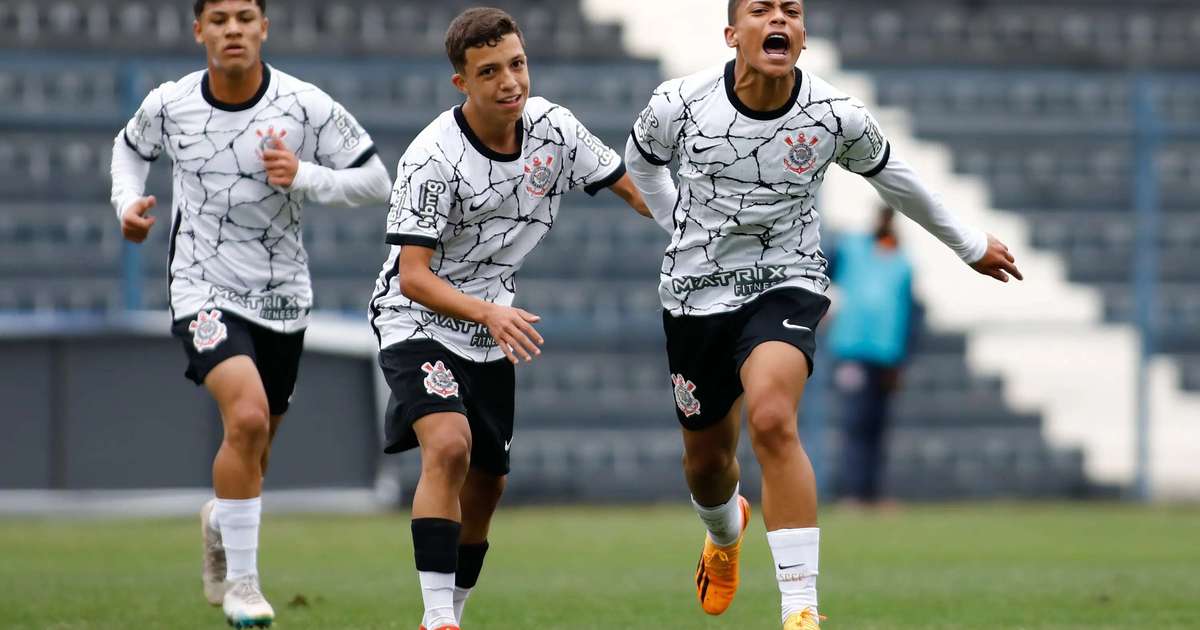 Corinthians goleia o Barcelona e é campeão mundial de futsal - Gazeta  Esportiva