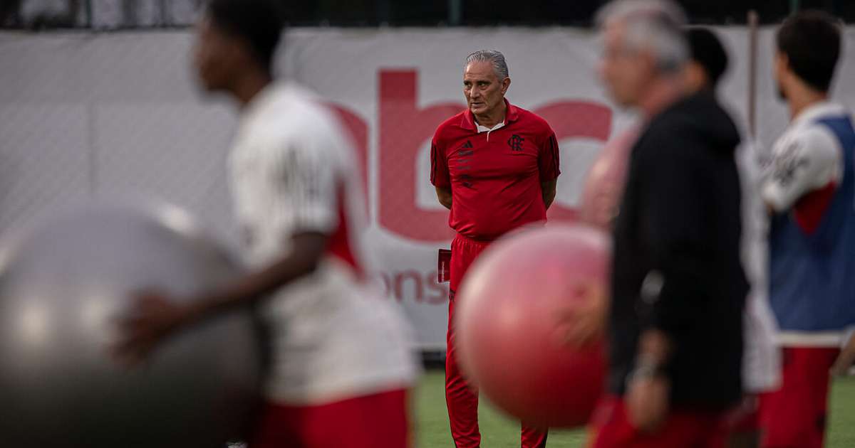 Flamengo se reapresenta, e Tite terá volta de Léo Pereira no clássico contra o Vasco