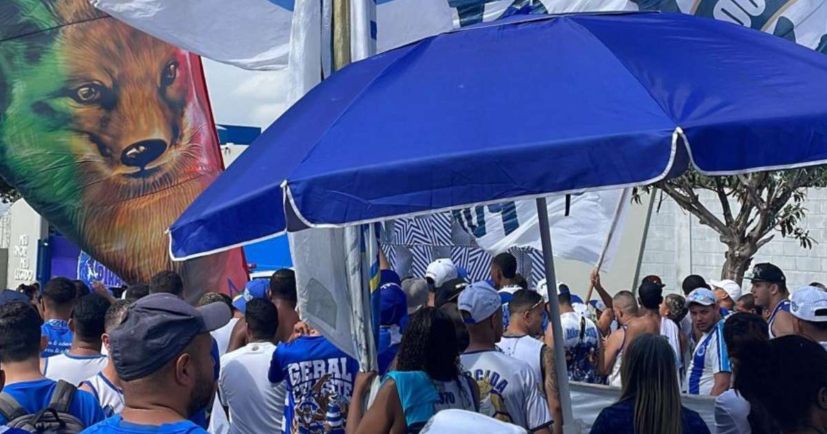 Cruzeiro: Torcedores protestam na Toca da Raposa às vésperas do clássico mineiro