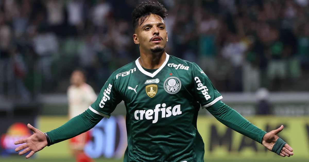 Gabriel Menino passa por cirurgia no tornozelo direito: 