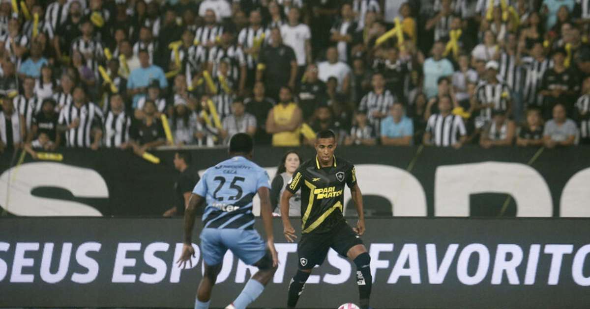 Botafogo não queria jogar sem público e foi contra adiar jogo contra  Fortaleza; CBF diz que clubes concordaram, Esporte