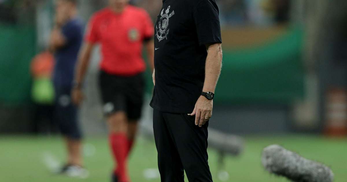 Mano explica opção por veteranos contra o Cuiabá e destaca melhora defensiva do Corinthians