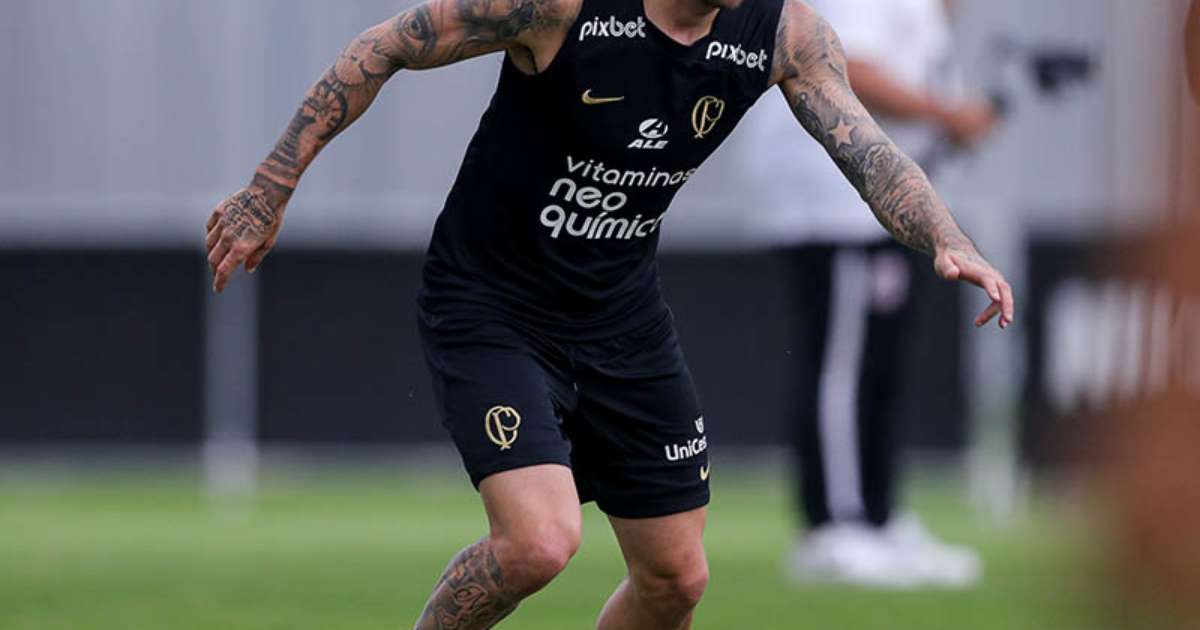Corinthians treina de olho no Santos e conta com volta de Gustavo Mosquito