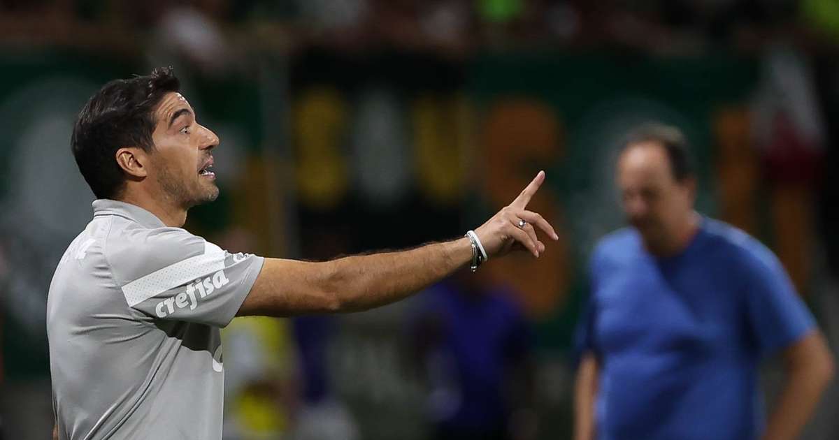 Abel Ferreira revela mágoa de jogador do Palmeiras com críticas da torcida
