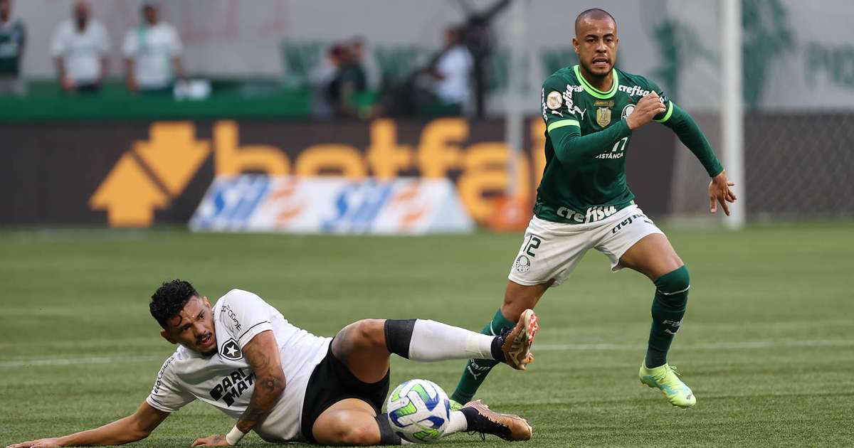 Palmeiras inicia mês decisivo com confronto direto pelo Brasileirão