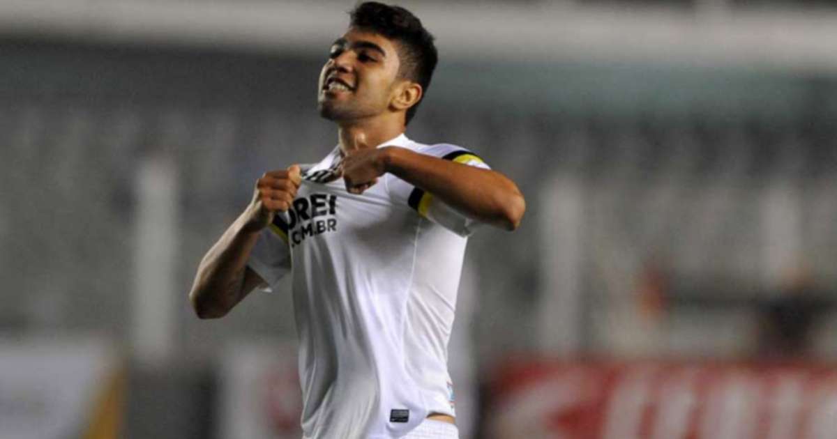 Gabigol reencontra ex-clube no estádio em que estreou como profissional