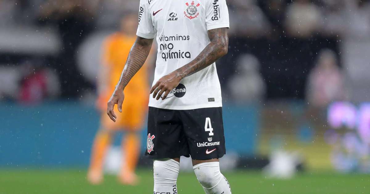 Gil é o jogador do Corinthians com mais cortes e ações defensivas nesta edição do Brasileirão; veja números
