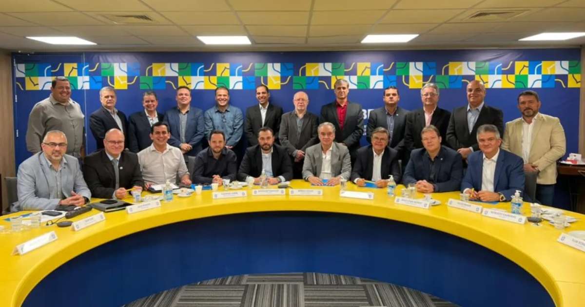 Dirigente do Cruzeiro comemora acerto bilionário da LFF