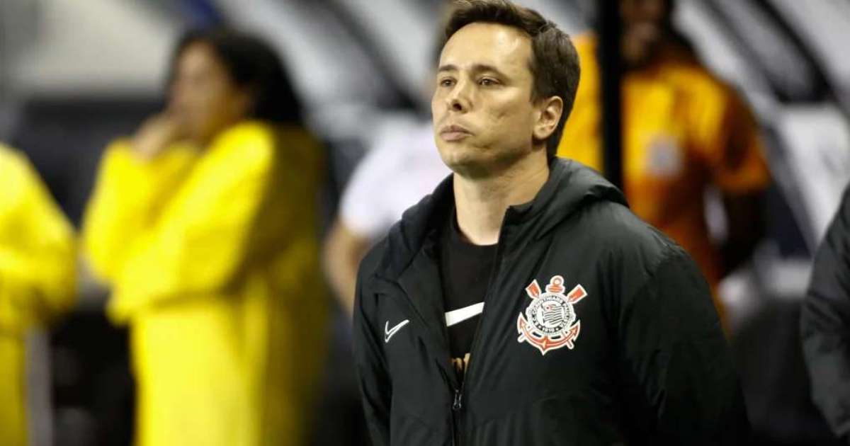 Corinthians anuncia Rodrigo Iglesias como técnico interino do time feminino