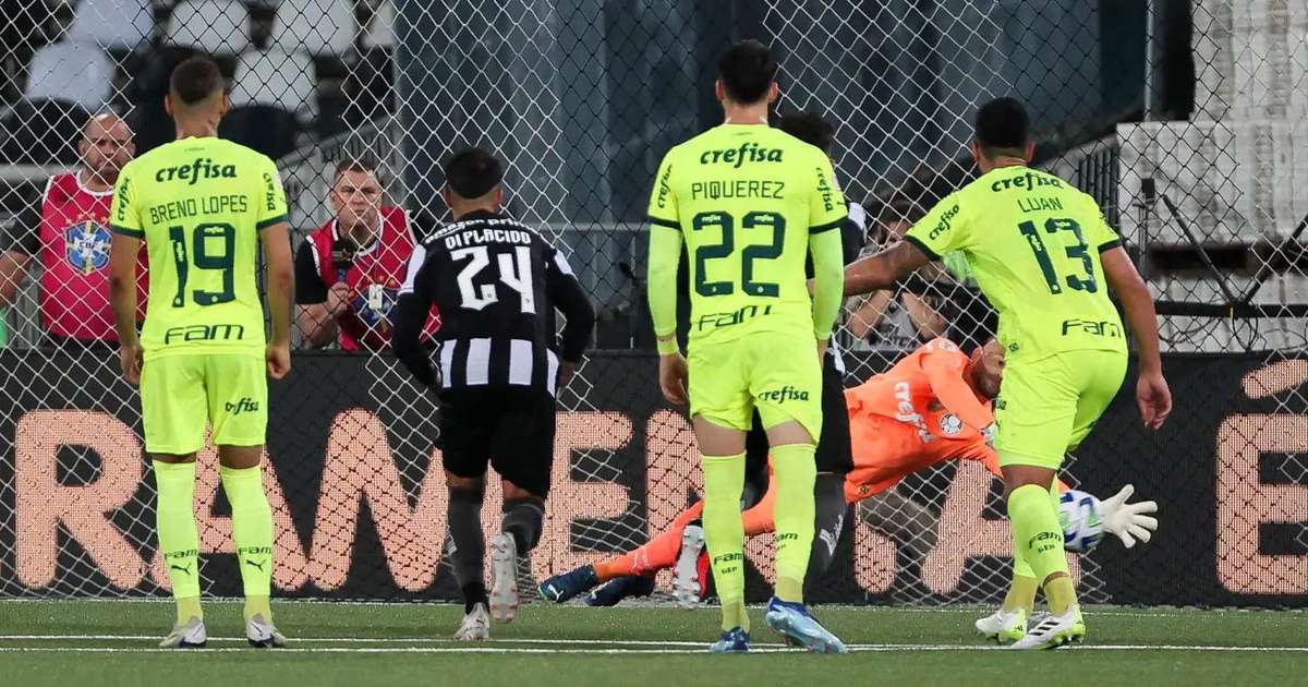 Em série decisiva do Palmeiras, Weverton supera Marcos em pênaltis e poderá  usar esse fator 'contra' o Atlético