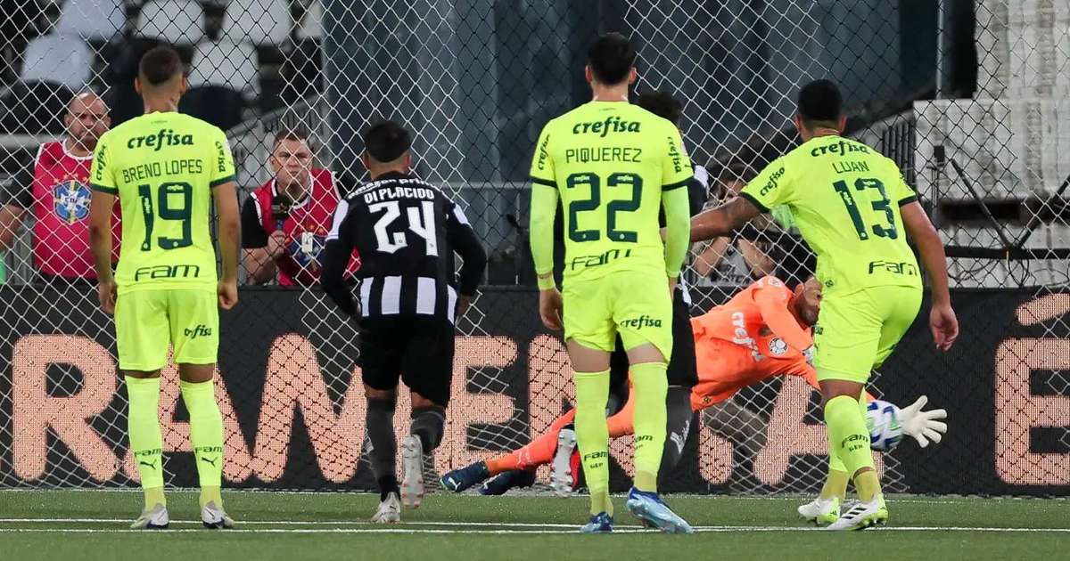 Weverton abre o jogo sobre eliminação do Palmeiras: Pênalti é