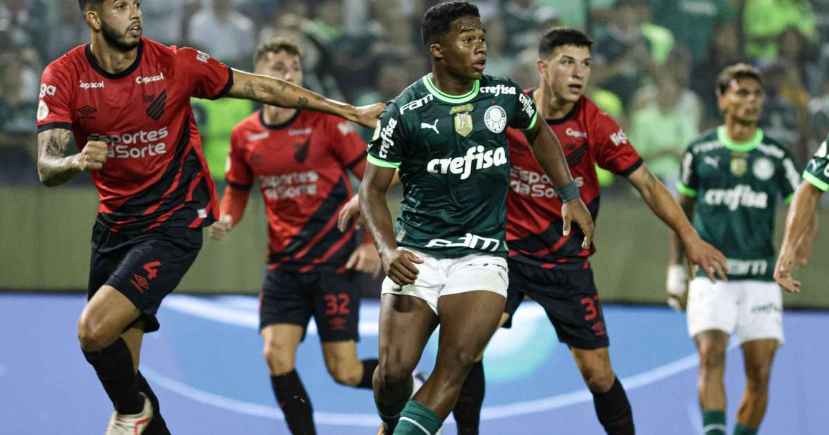 Joga contra o Flamengo? Destaque do Palmeiras, Endrick tem braço imobilizado