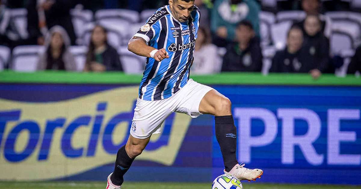 Em jogo truncado, Suárez aproveita chance e dá vitória ao Grêmio sobre o Bahia