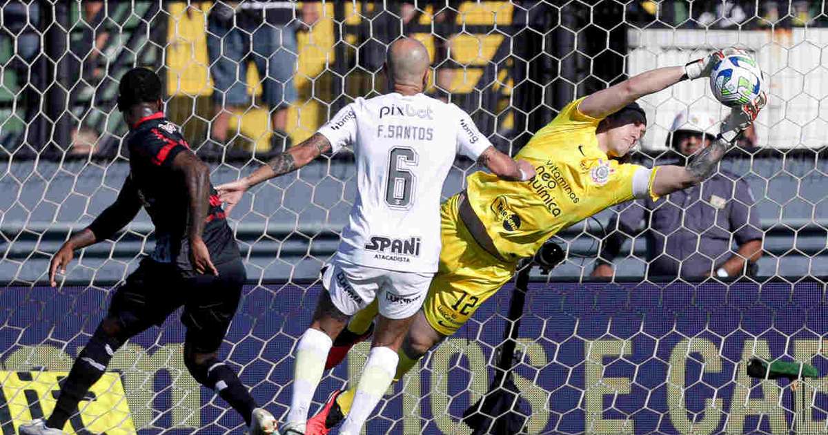 Cássio lamenta temporada ruim, mas vê esperança com Mano Menezes